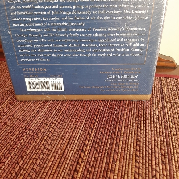 JACQUELINE KENNEDY BOOK - Picture 5 of 6